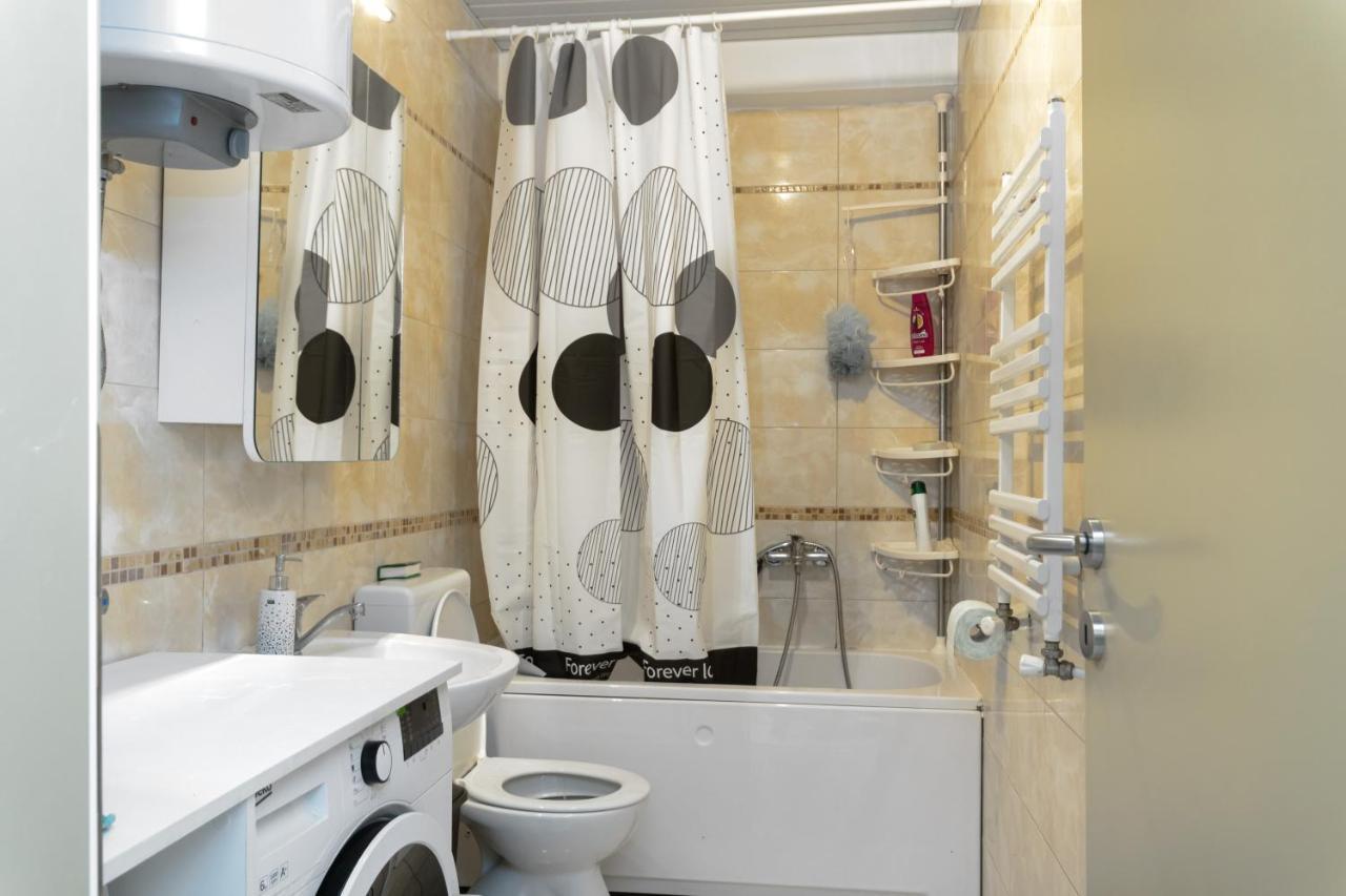 One Bedroom Apartment With Private Parking Skopje Eksteriør bilde