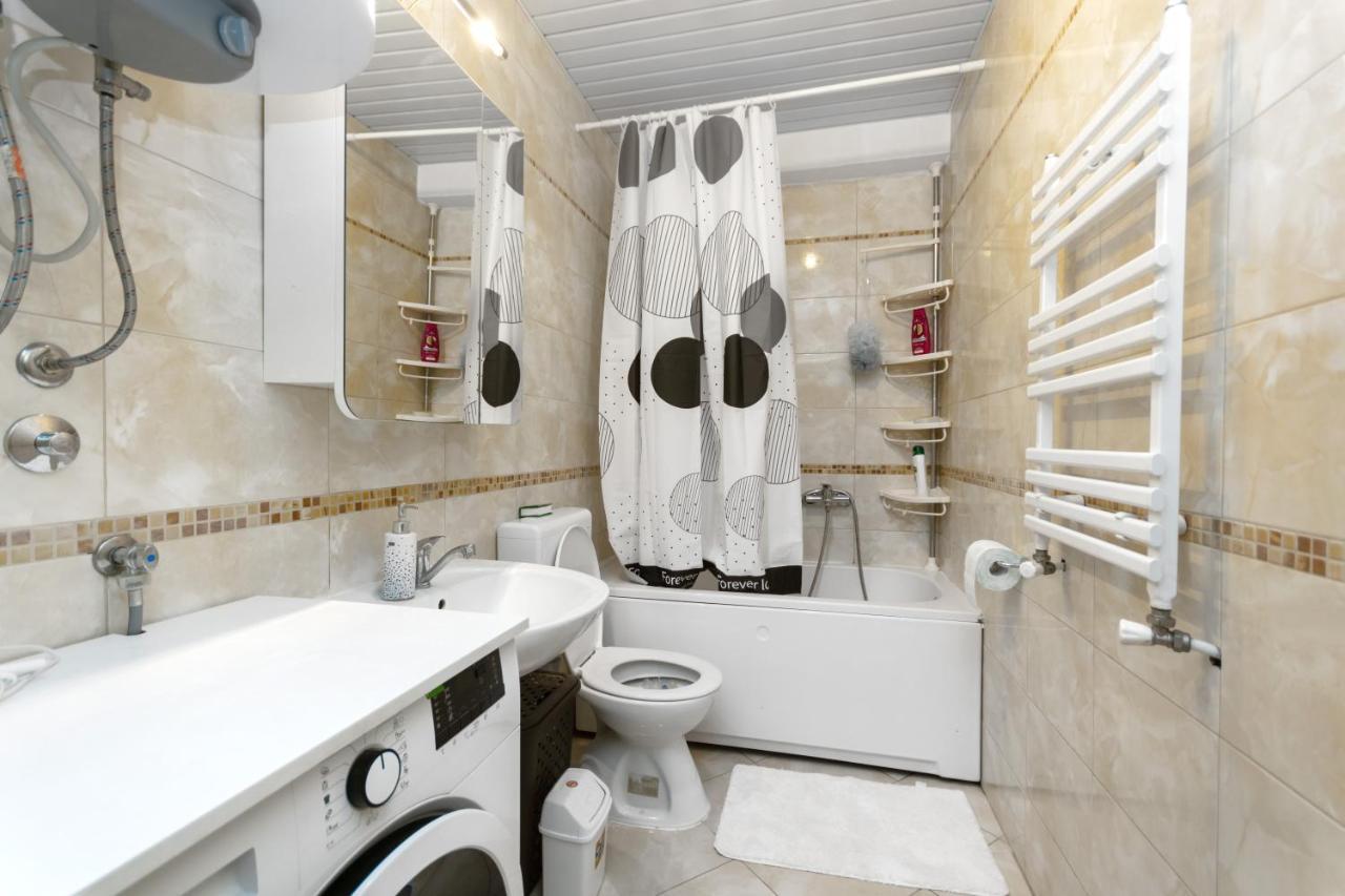One Bedroom Apartment With Private Parking Skopje Eksteriør bilde